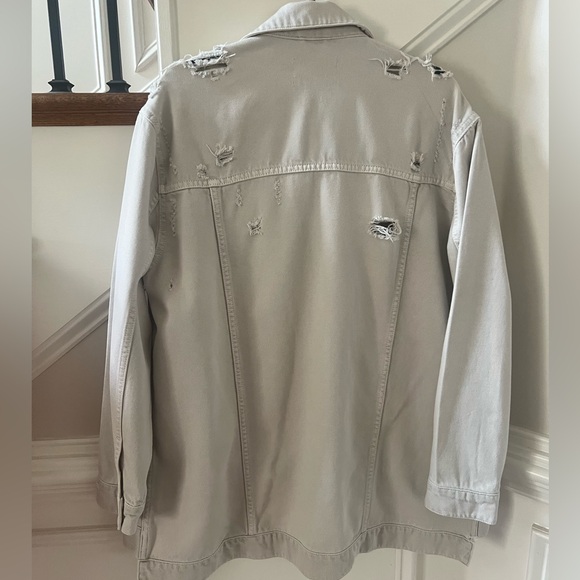 WE THE FREE Vintage Inspired Distressed Denim Jacket - Picture 4 of 4